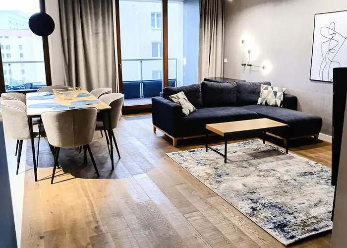 Spacious & Modern 3Br-2Ba Apt